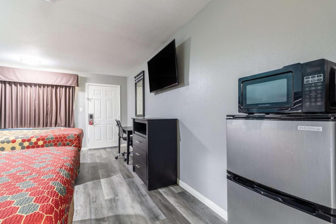 Econo Lodge Houston Brookhollow Extérieur photo